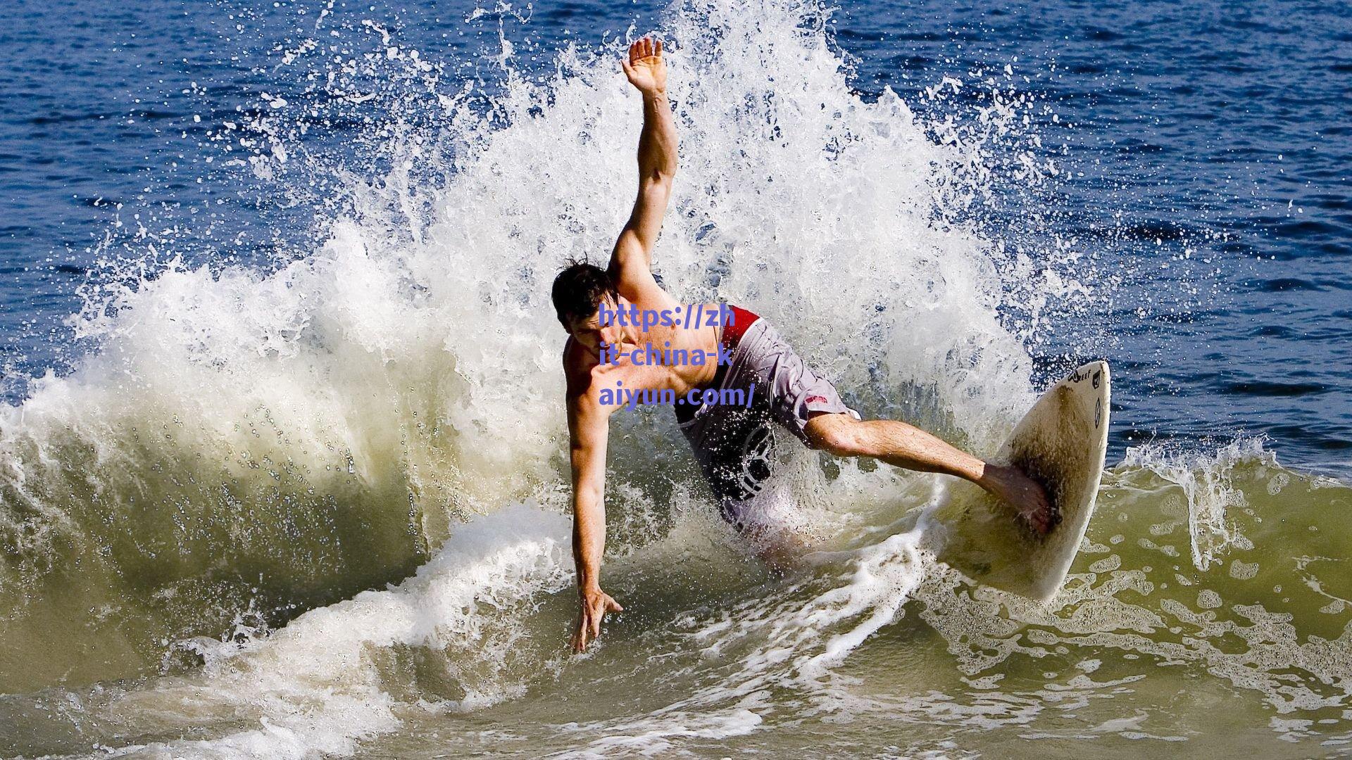 队报独家，小因扎吉家人实地探访沙特生活条件，利雅得新月开出天价合约争夺国米主帅