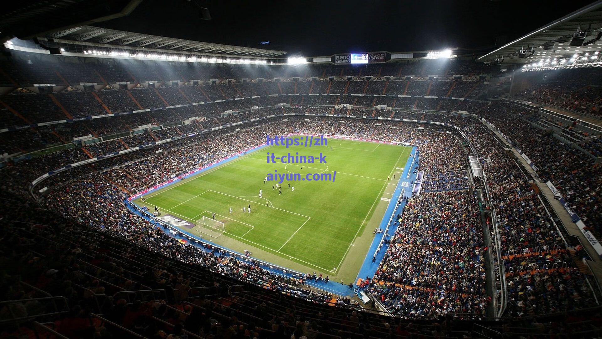 巴黎圣日耳曼凯旋荣归！纳赛尔携大耳朵杯点燃法国首都庆典