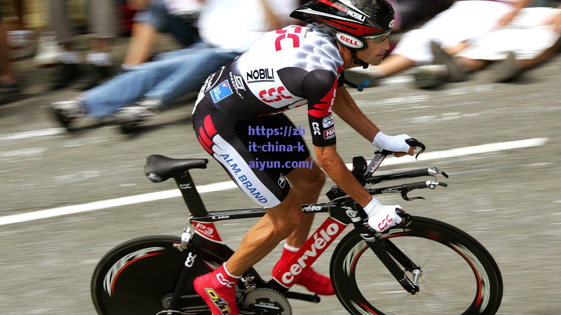 意甲风云再起，迪詹纳罗点评那不勒斯实力、米兰引援与尤文困局